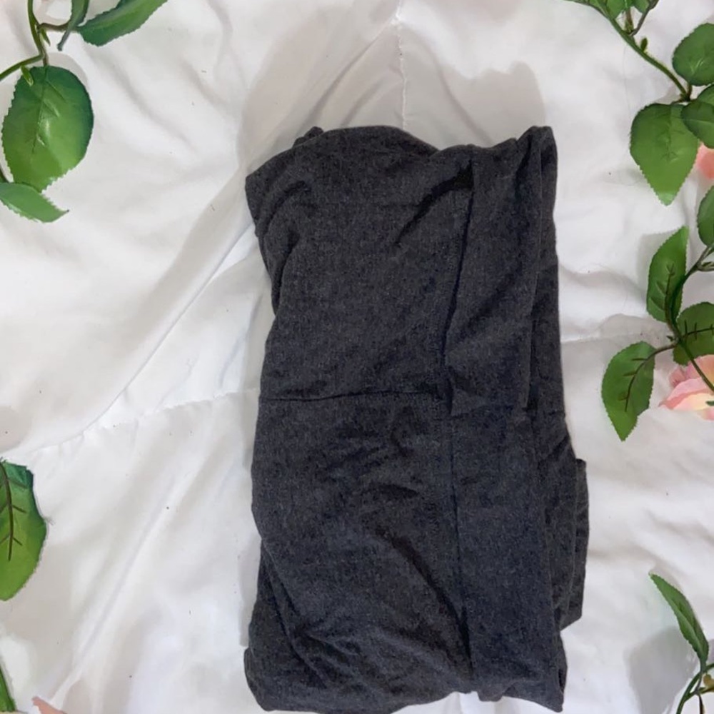 Grey bell bottom stretchy pants🤍